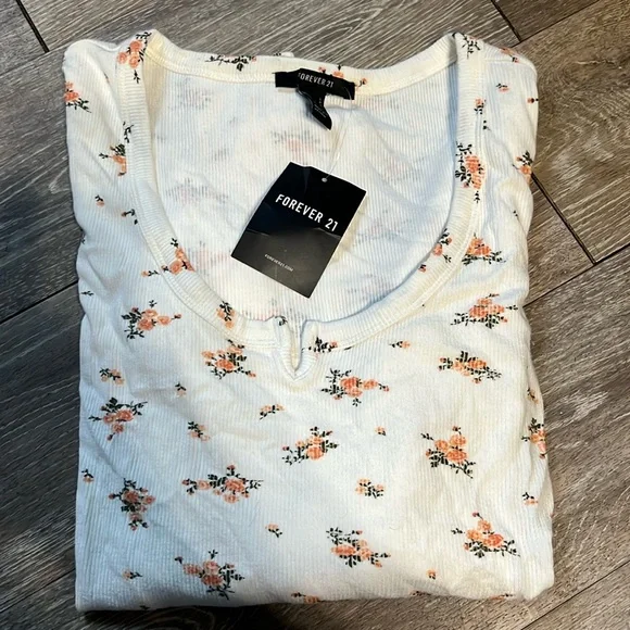 Long sleeve notched neckline forever21 floral shirt - Picture 1 of 2